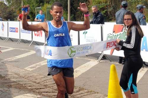 Vencedor no masculino em 2011/ Foto: Sérgio Shibuya/MBraga Comunicação 